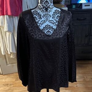 Vine & Love Black Leopard Print Blouse
